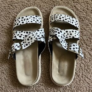 American Eagle Sandals